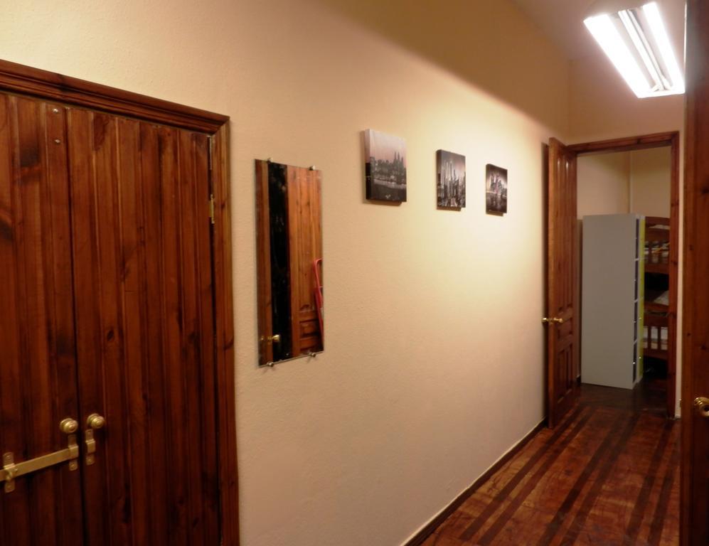 Yourhostel Kiev Esterno foto